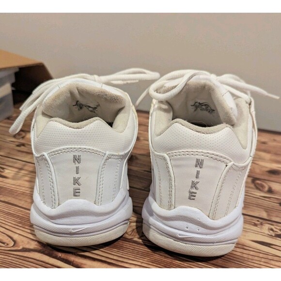 Nike Women's Air VXT 310215-101 Triple White Running Shoes Sneakers Size 8 - Picture 4 of 8